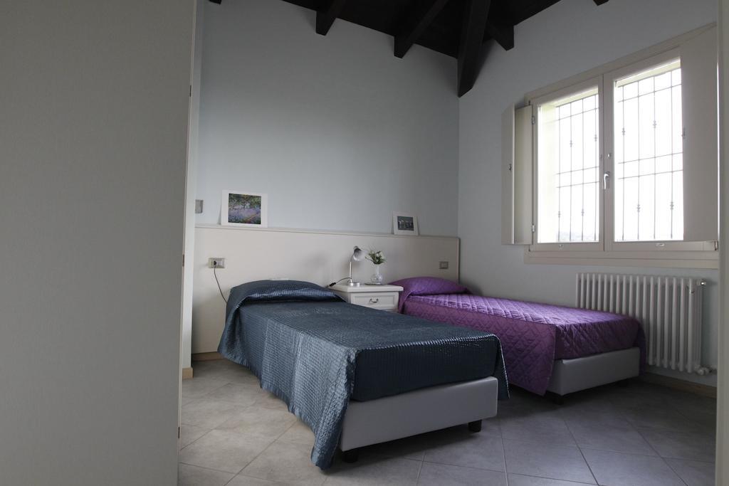 B&B Magic Dozza Værelse billede