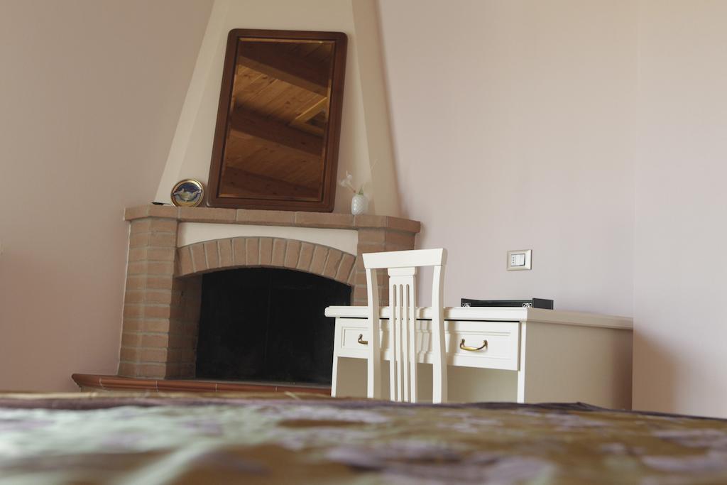 B&B Magic Dozza Værelse billede